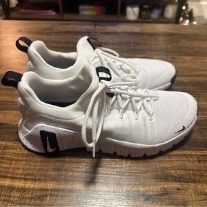 Nike Free Metcon 6 (white/metallic silver/light smoke grey/black)